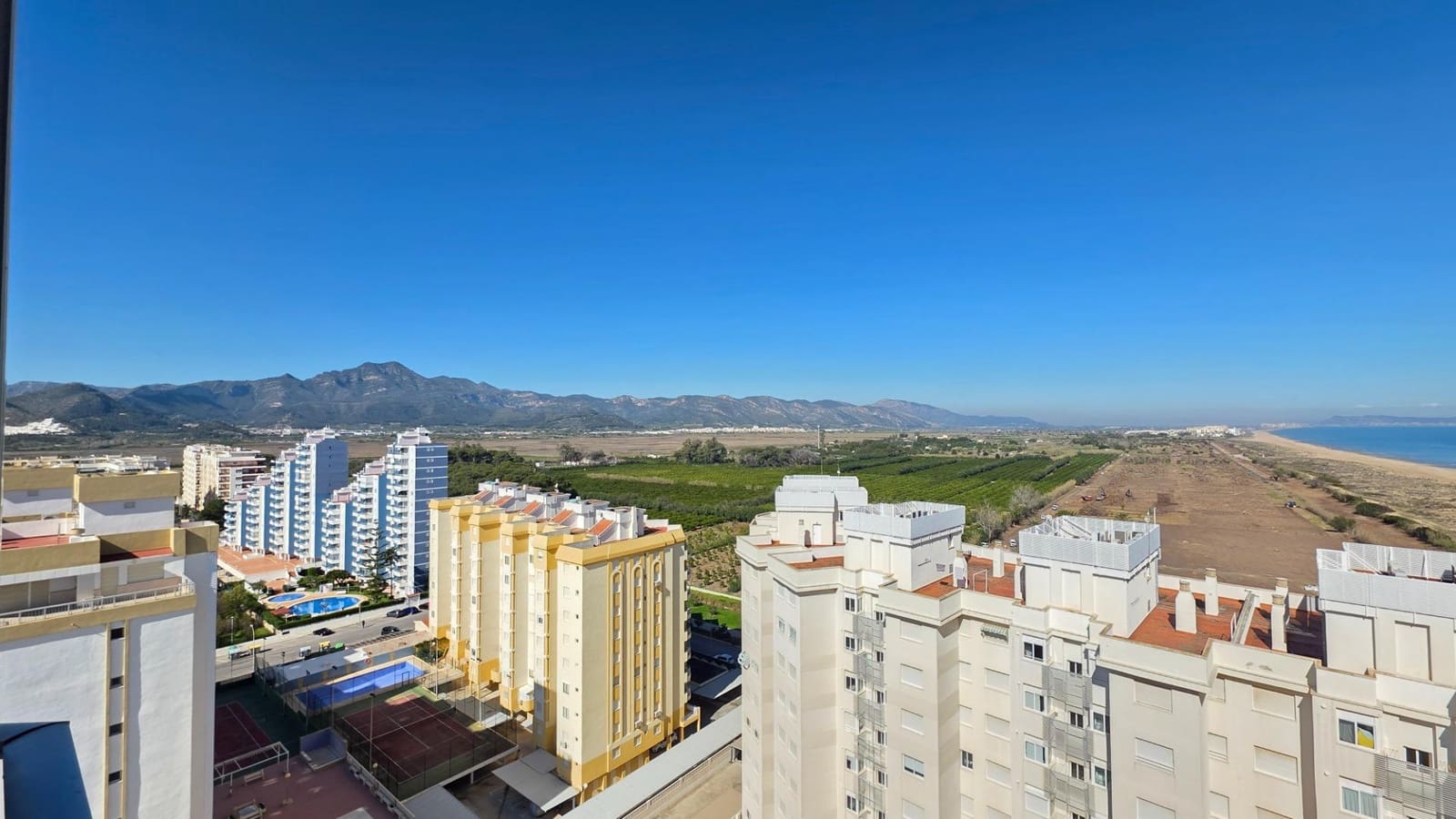 4 bedroom Flat for sale in Gandia with pool - € 380,000 (Ref: 9686386)