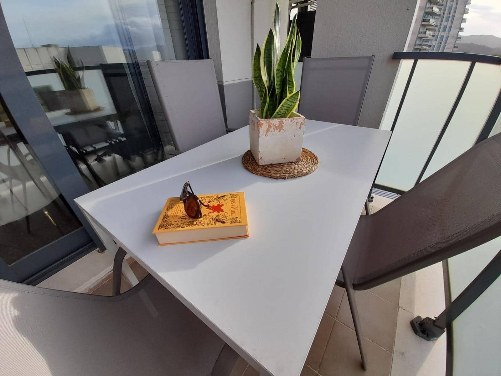 Apartamento de 2 habitaciones en Gandia en venta - 239.000 € (Ref: 9701599)