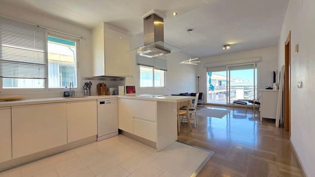 Piso de 3 habitaciones en Gandia en venta con piscina - 290.000 € (Ref: 9804279)