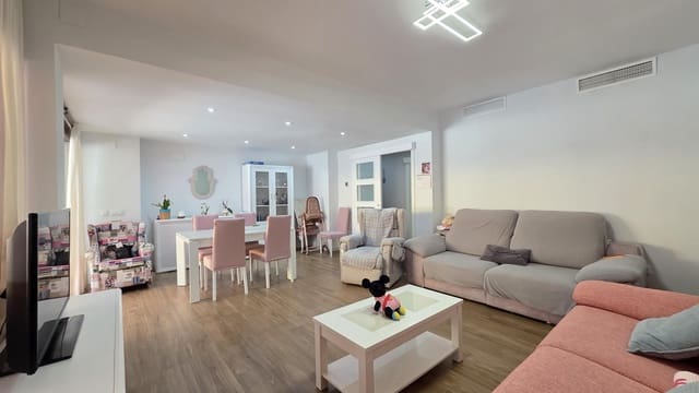 Piso de 3 habitaciones en Gandia en venta - 315.000 € (Ref: 9884772)