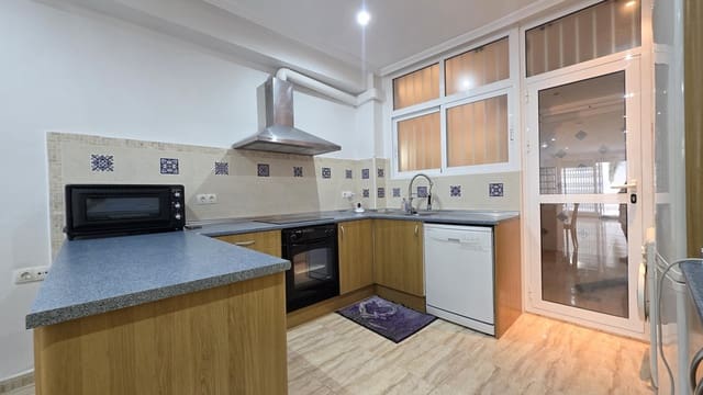 2 sypialnia Apartament przy plaży na sprzedaż w Las Tres Villas - 240 000 € (Ref: 9890358)