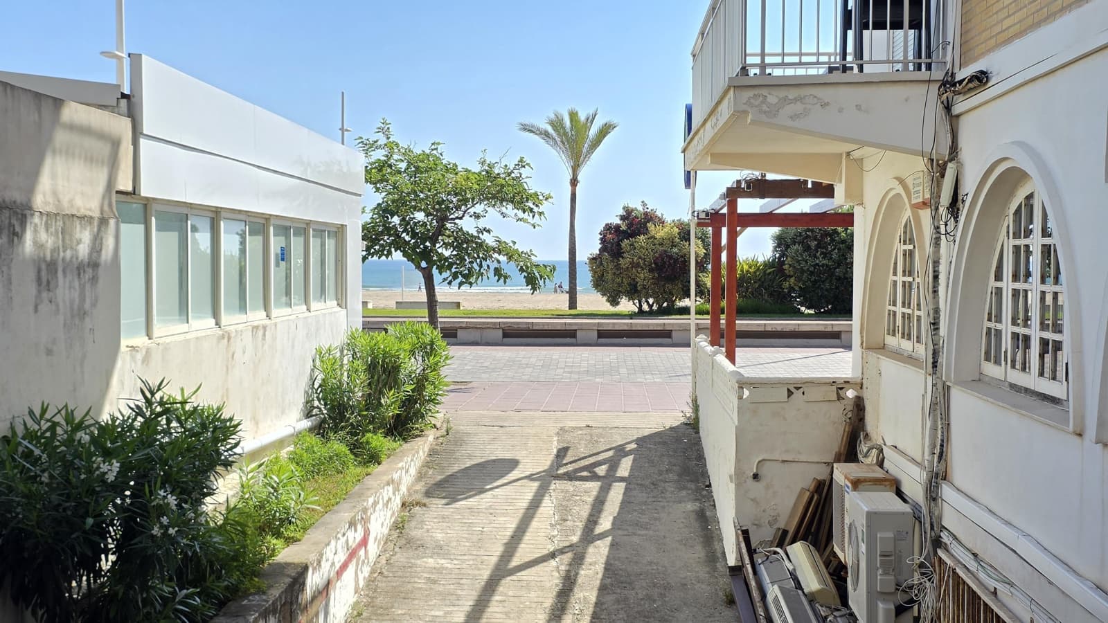 2 sypialnia Apartament przy plaży na sprzedaż w Las Tres Villas - 240 000 € (Ref: 9890358)