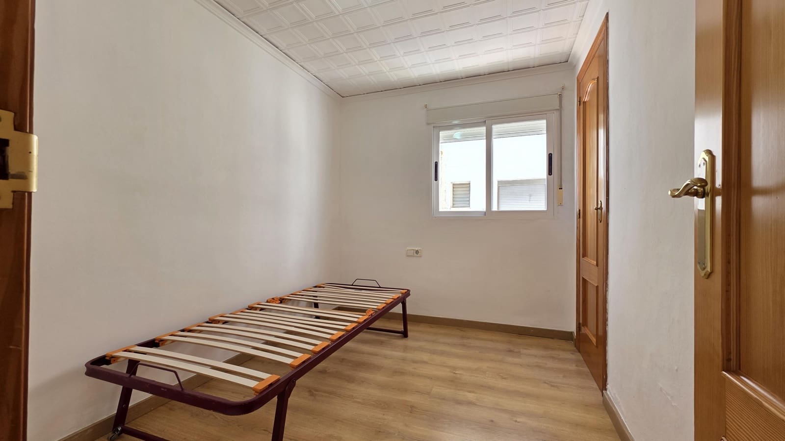 Piso de 4 habitaciones en Gandia en venta - 169.000 € (Ref: 9899163)