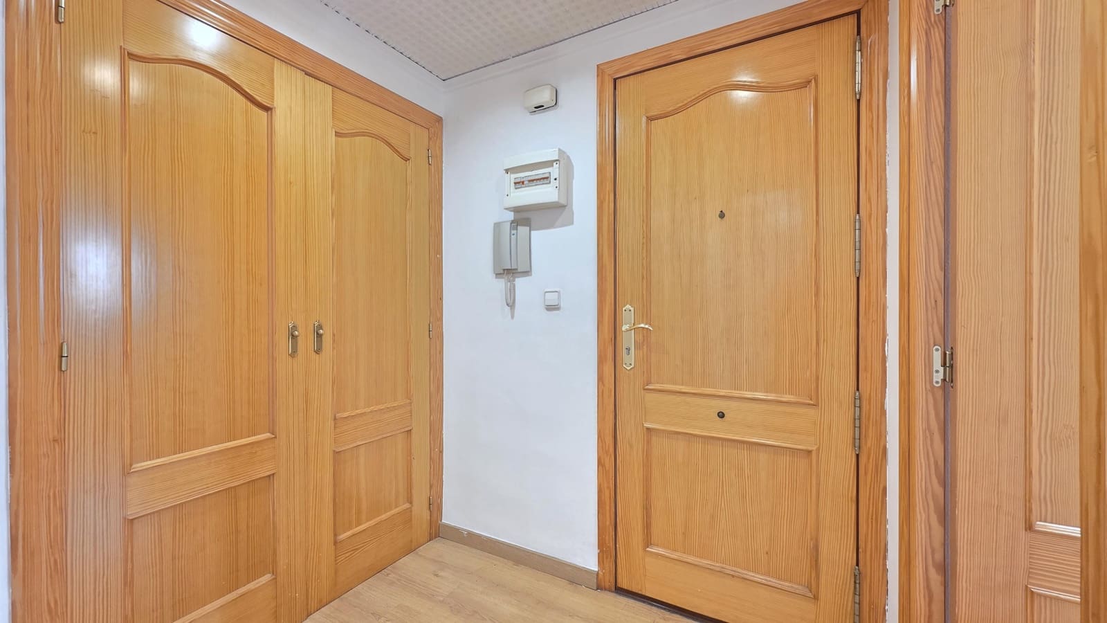 Piso de 4 habitaciones en Gandia en venta - 169.000 € (Ref: 9899163)