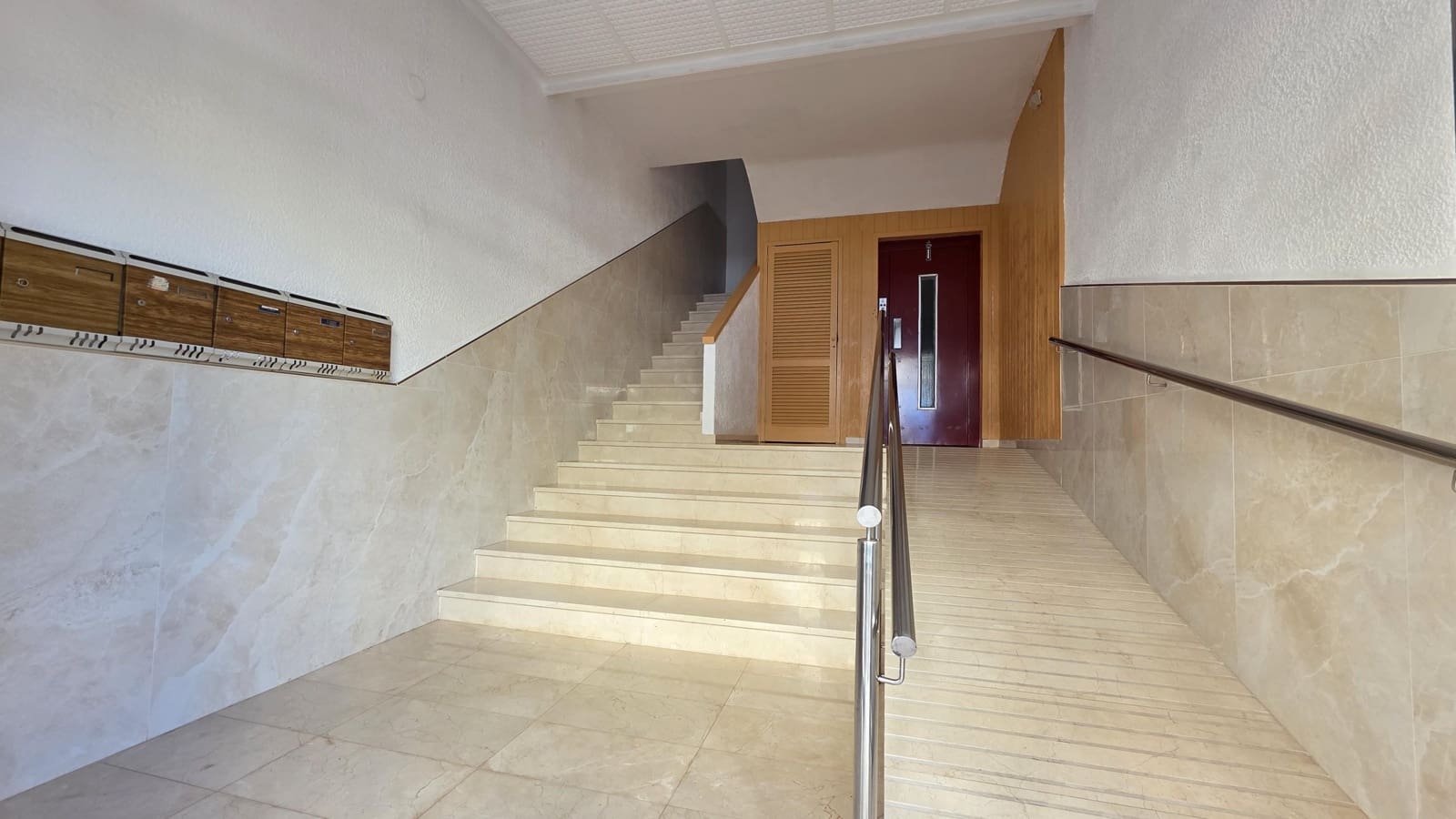 Piso de 4 habitaciones en Gandia en venta - 169.000 € (Ref: 9899163)
