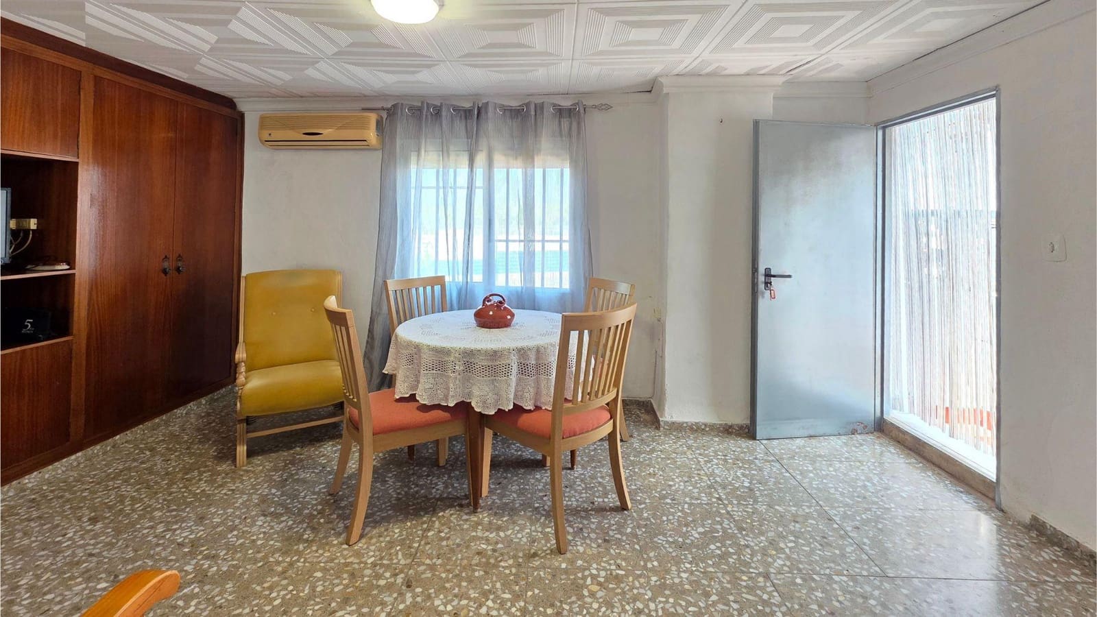 7 bedroom Villa for sale in Gandia - € 199,990 (Ref: 9947897)