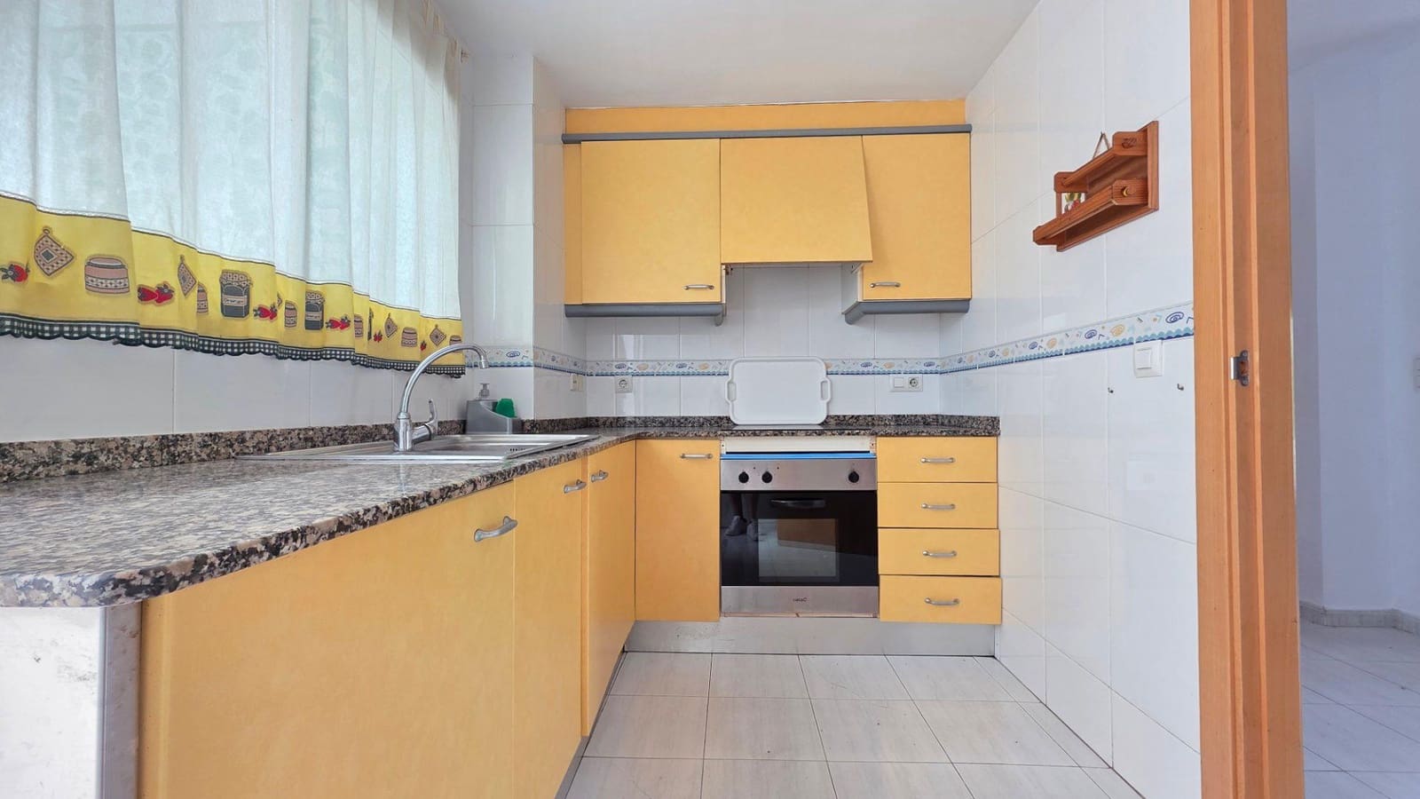 2 bedroom Flat for sale in Gandia with pool garage - € 199,000 (Ref: 9977308)