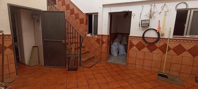 3 soveværelse Villa til salg i Córdoba by - € 158.500 (Ref: 9359854)