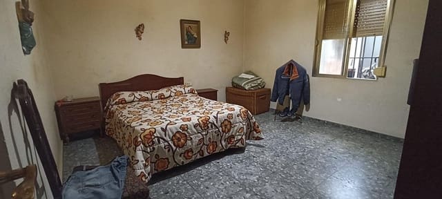 3 soveværelse Villa til salg i Córdoba by - € 158.500 (Ref: 9359854)