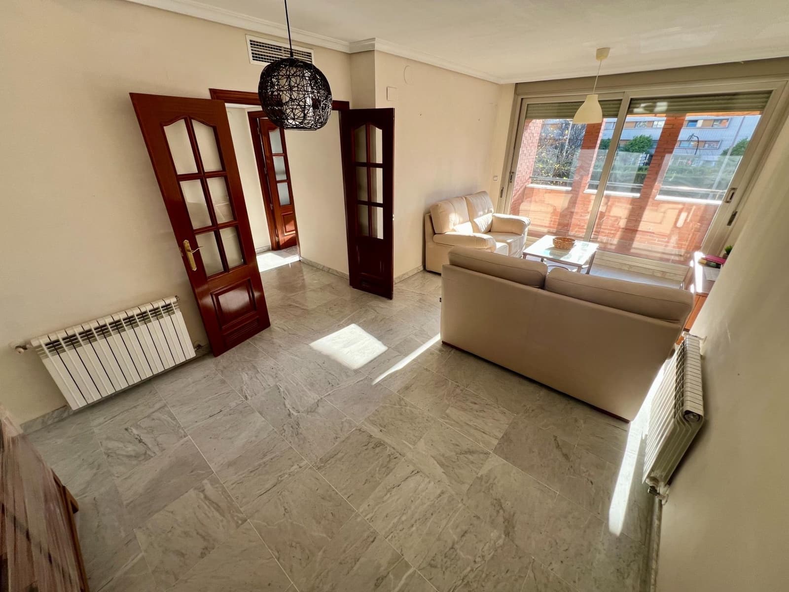 3 bedroom Flat for sale in Cordoba city with pool - € 355,000 (Ref: 9359858)