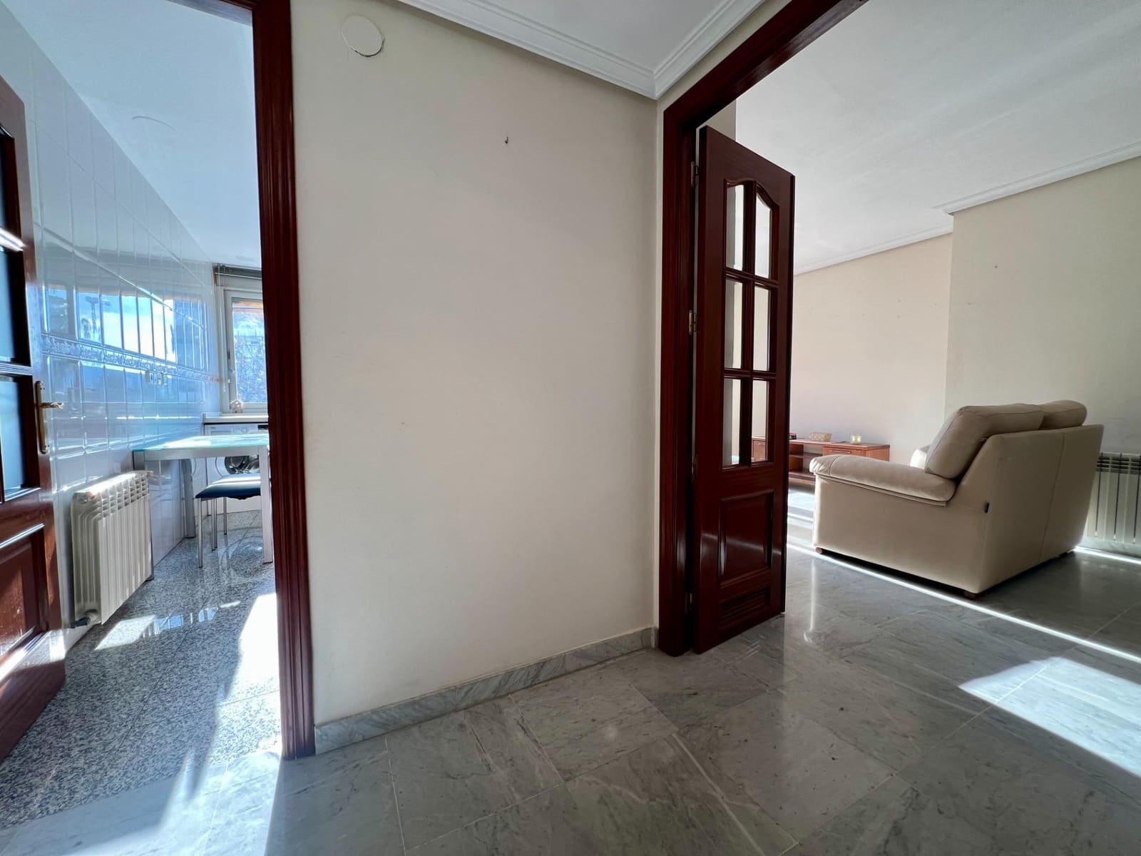 3 bedroom Flat for sale in Cordoba city with pool - € 355,000 (Ref: 9359858)