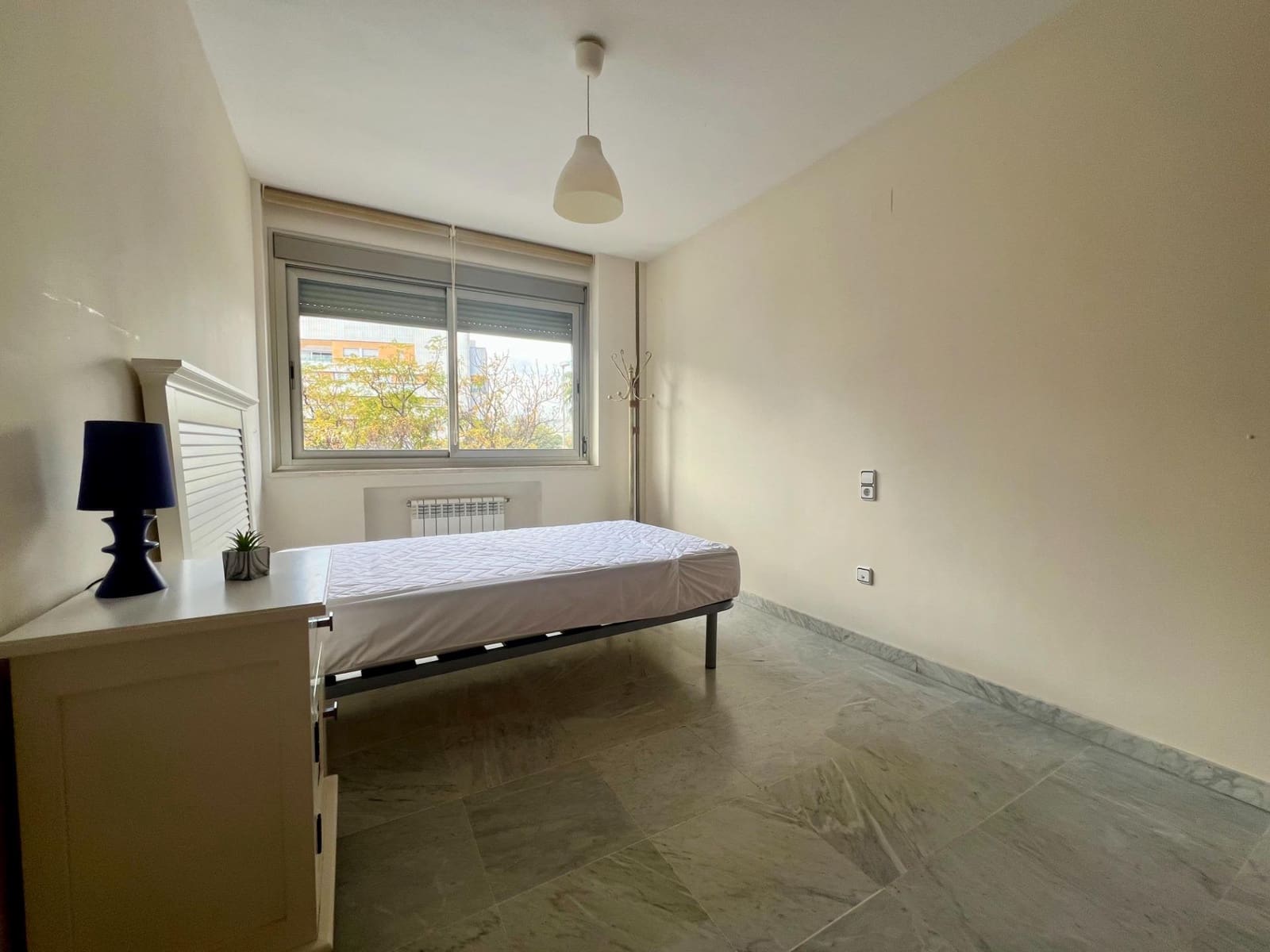 3 bedroom Flat for sale in Cordoba city with pool - € 355,000 (Ref: 9359858)