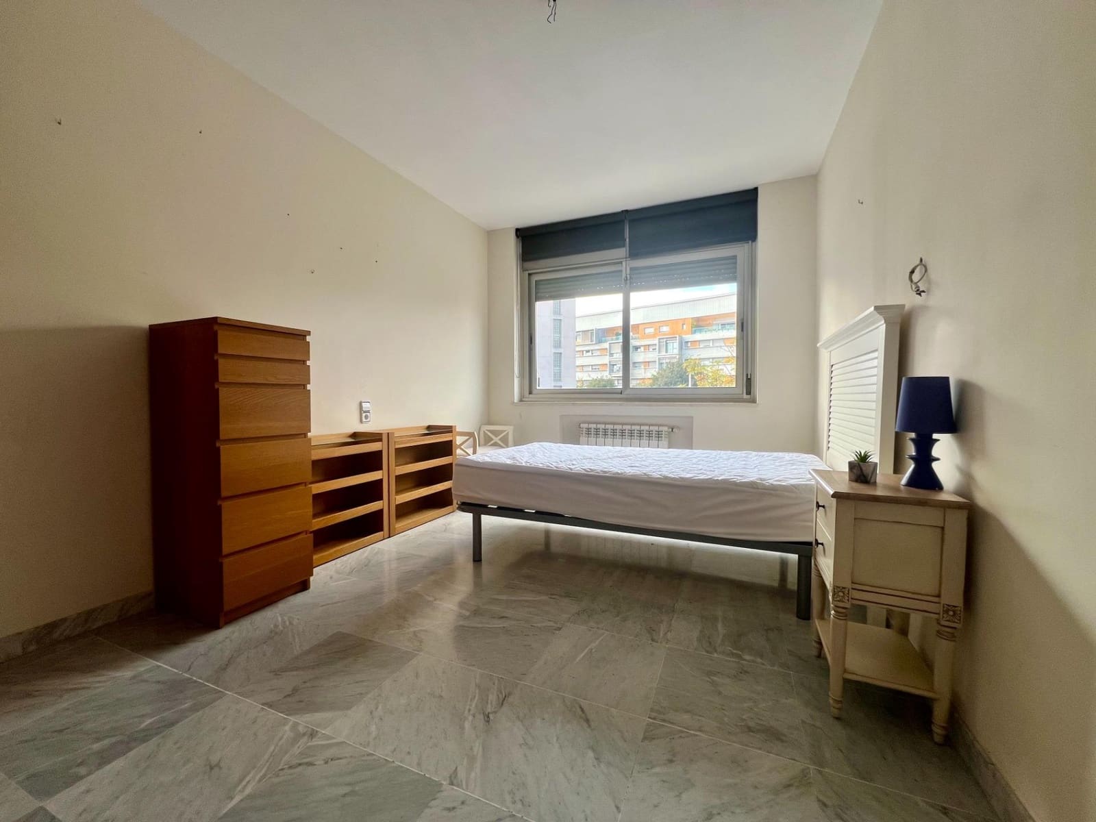 3 bedroom Flat for sale in Cordoba city with pool - € 355,000 (Ref: 9359858)