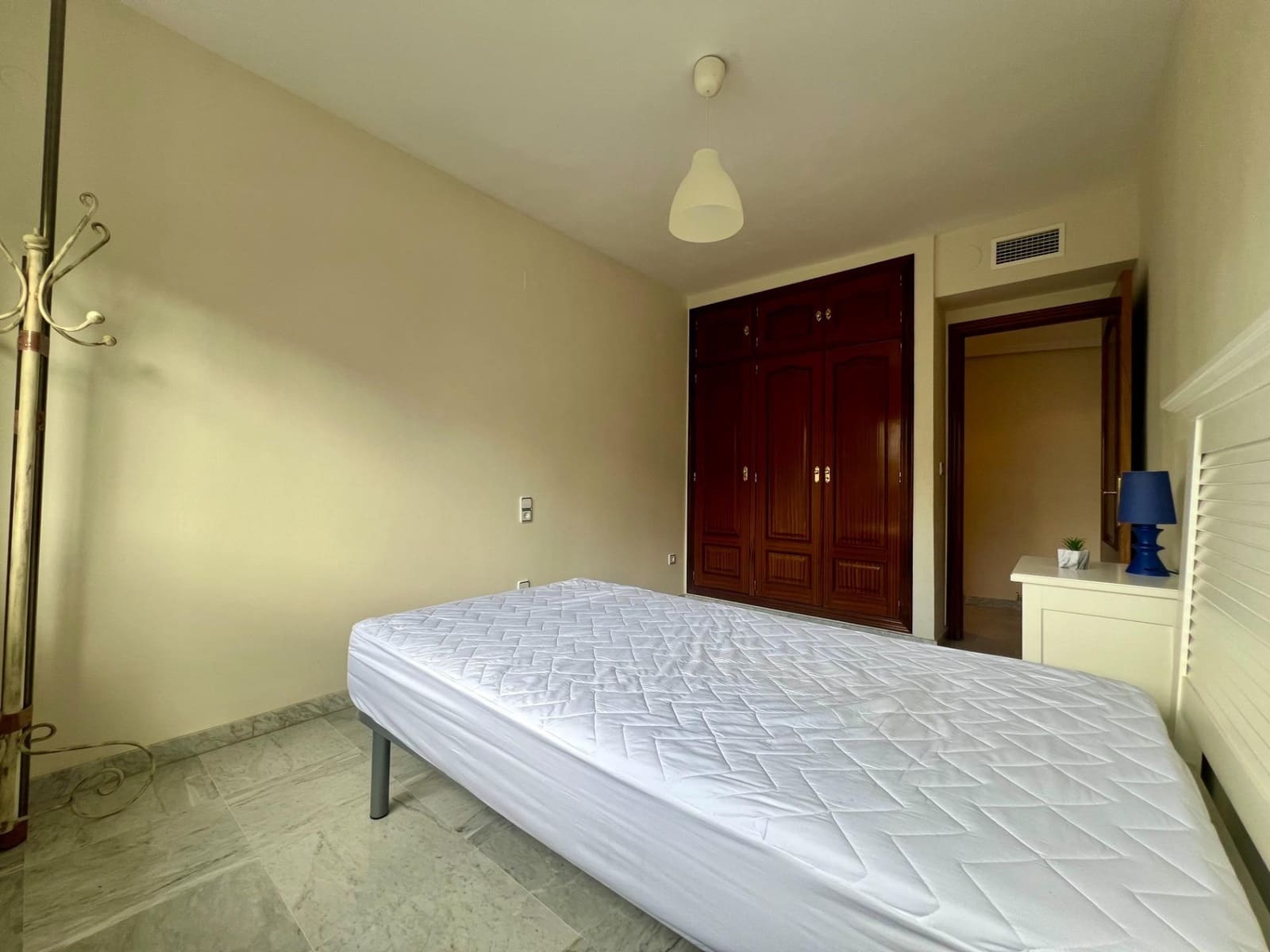 3 bedroom Flat for sale in Cordoba city with pool - € 355,000 (Ref: 9359858)