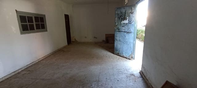 Kommersiell til salgs i Parque Cruz Conde, Córdoba by - € 60 000 (Ref: 9359860)