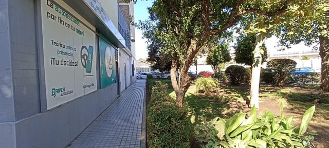 Kommersiell til salgs i Parque Cruz Conde, Córdoba by - € 60 000 (Ref: 9359860)