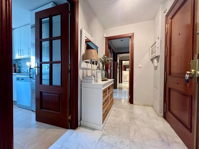 2 makuuhuone Asunto myytävänä paikassa Córdoba kaupunki mukana uima-altaan 
autotalli - 212 000 € (Ref: 9359864)