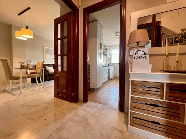 2 makuuhuone Asunto myytävänä paikassa Córdoba kaupunki mukana uima-altaan 
autotalli - 212 000 € (Ref: 9359864)