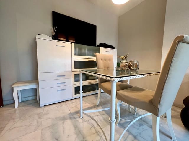 2 makuuhuone Asunto myytävänä paikassa Córdoba kaupunki mukana uima-altaan 
autotalli - 212 000 € (Ref: 9359864)