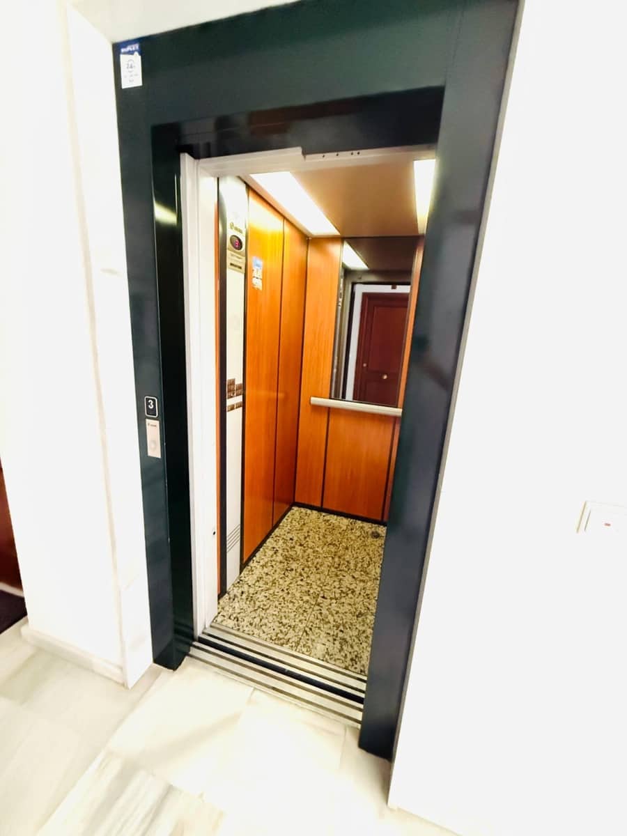 4 bedroom Flat for sale in Cordoba city with garage - € 249,000 (Ref: 9359866)