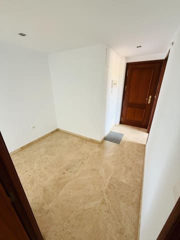4 slaapkamer Flat te koop in Córdoba stad met garage - € 249.000 (Ref: 9359866)