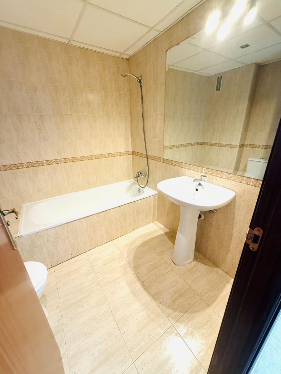 4 bedroom Flat for sale in Cordoba city with garage - € 249,000 (Ref: 9359866)