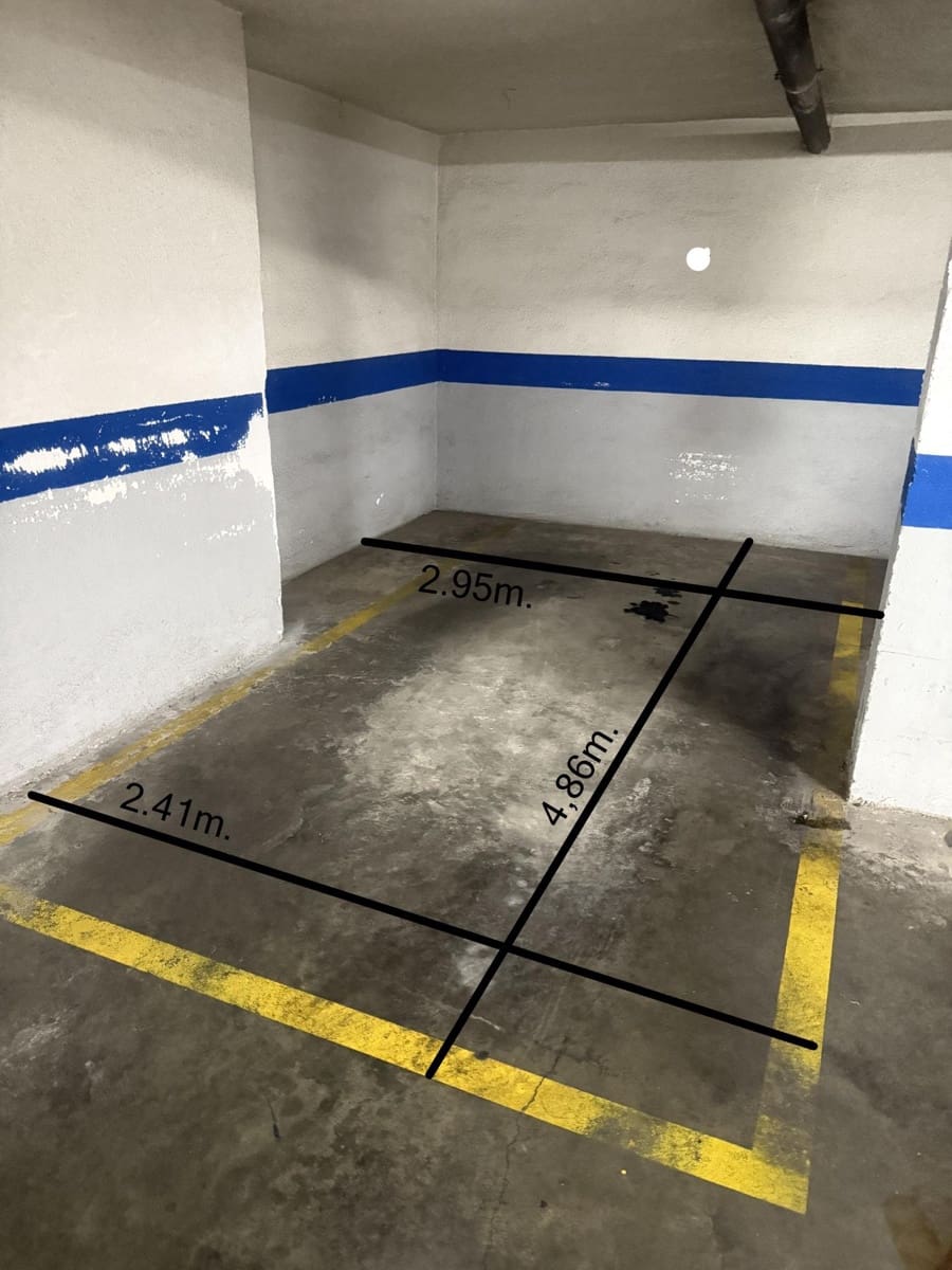 4 bedroom Flat for sale in Cordoba city with garage - € 249,000 (Ref: 9359866)