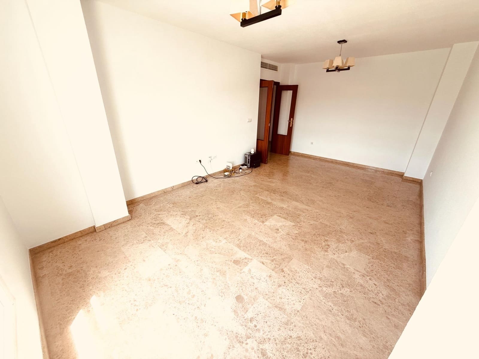 4 bedroom Flat for sale in Cordoba city with garage - € 249,000 (Ref: 9359866)