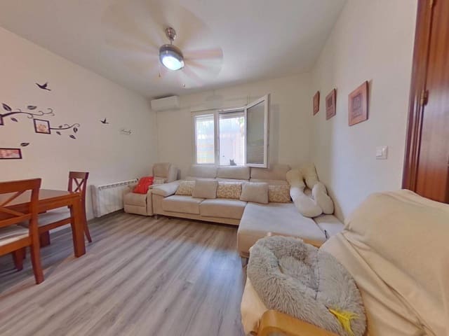 5 makuuhuone Rivitalo myytävänä paikassa Córdoba kaupunki - 160 000 € (Ref: 9359867)