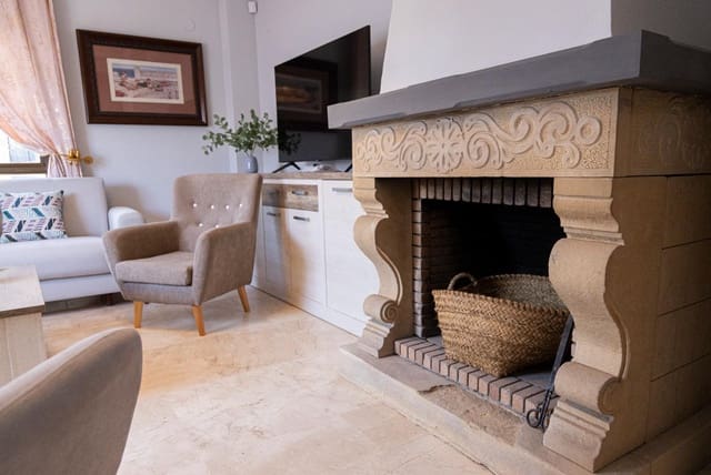 4 makuuhuone Rivitalo myytävänä paikassa Córdoba kaupunki mukana 
autotalli - 350 000 € (Ref: 9359869)