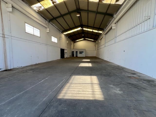 Business for rent in El Higueron, Córdoba city - € 3,000 (Ref: 9359871)