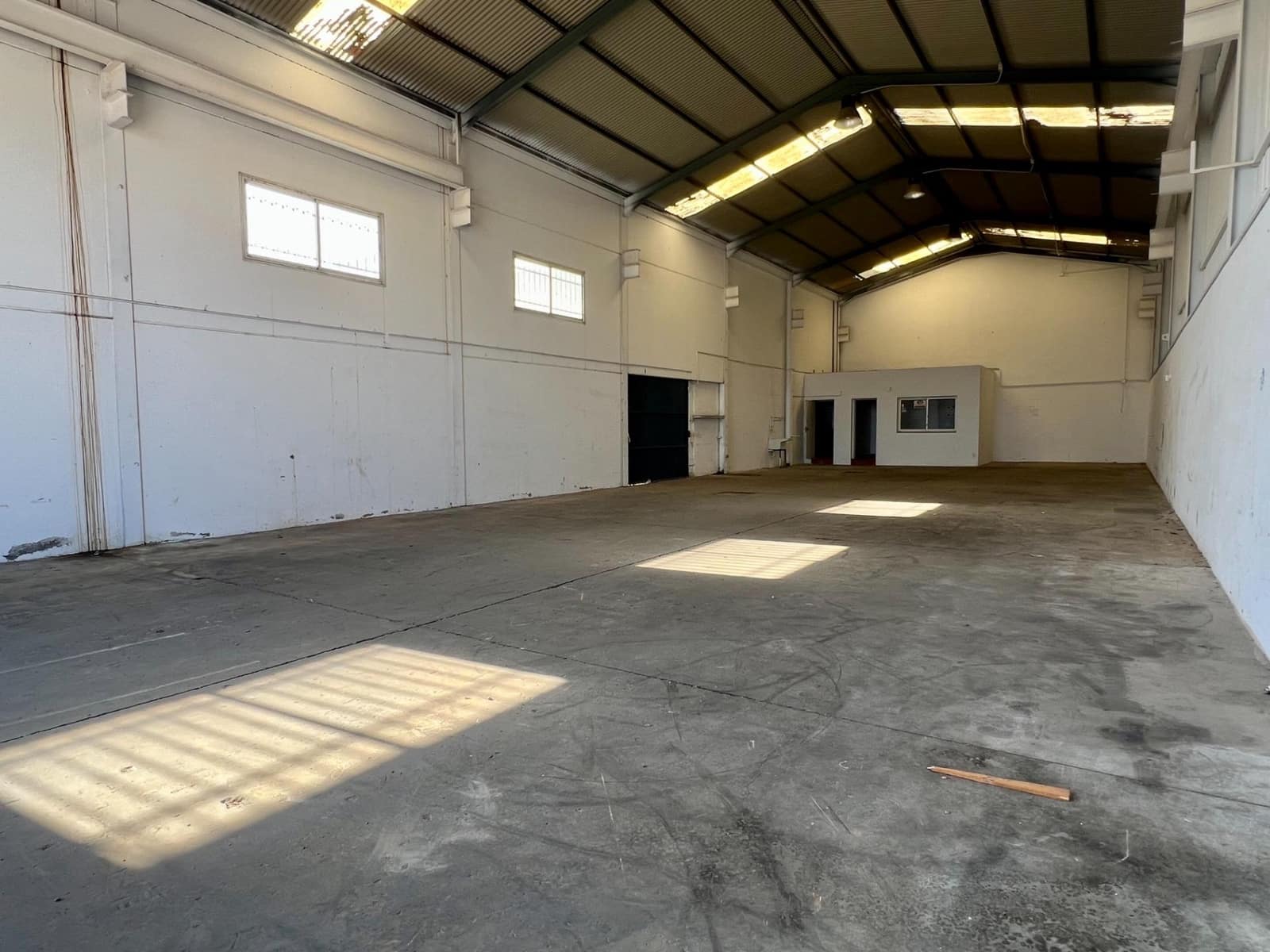 Business for rent in El Higueron - € 3,000 (Ref: 9359871)