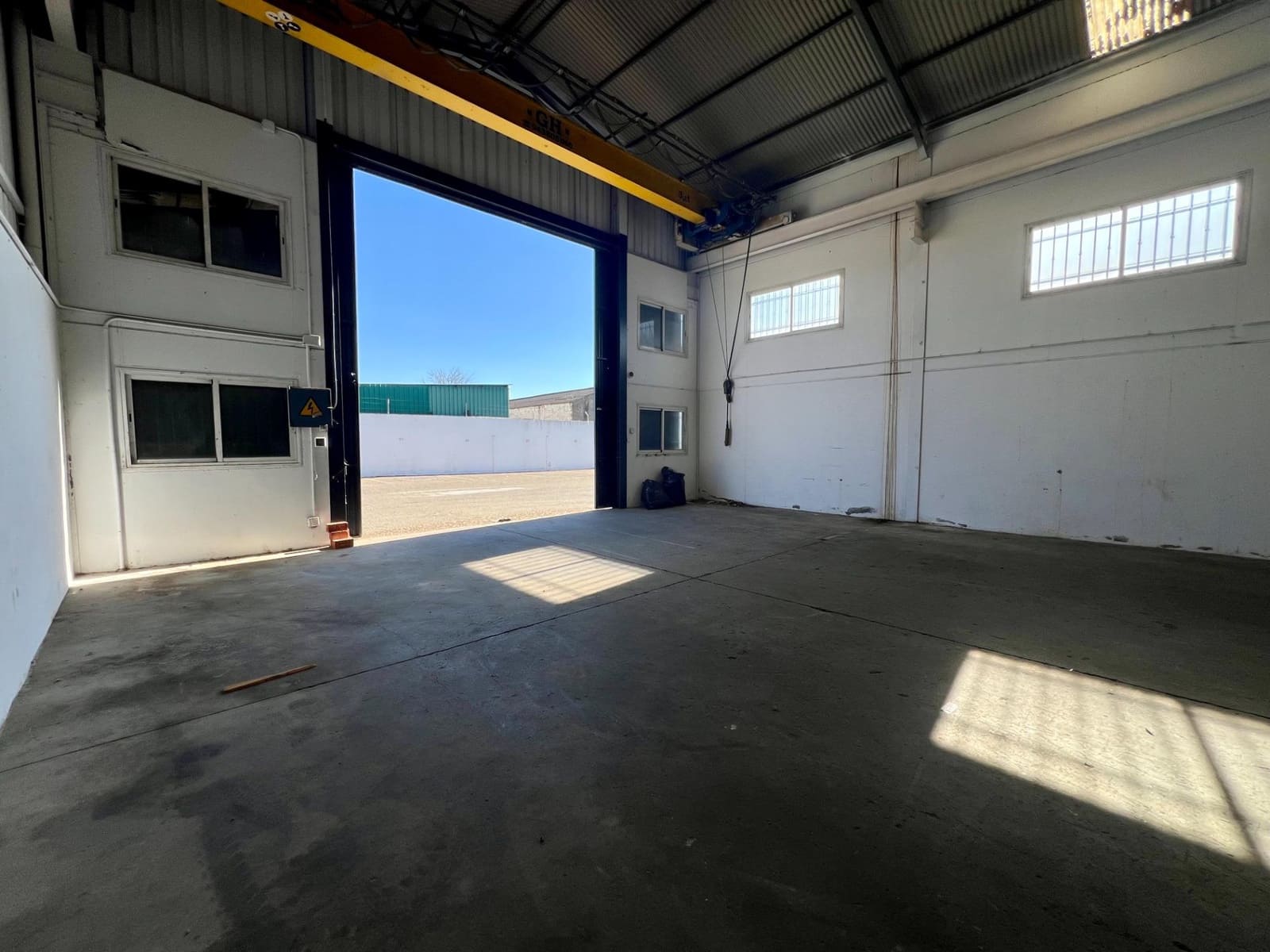 Business for rent in El Higueron - € 3,000 (Ref: 9359871)