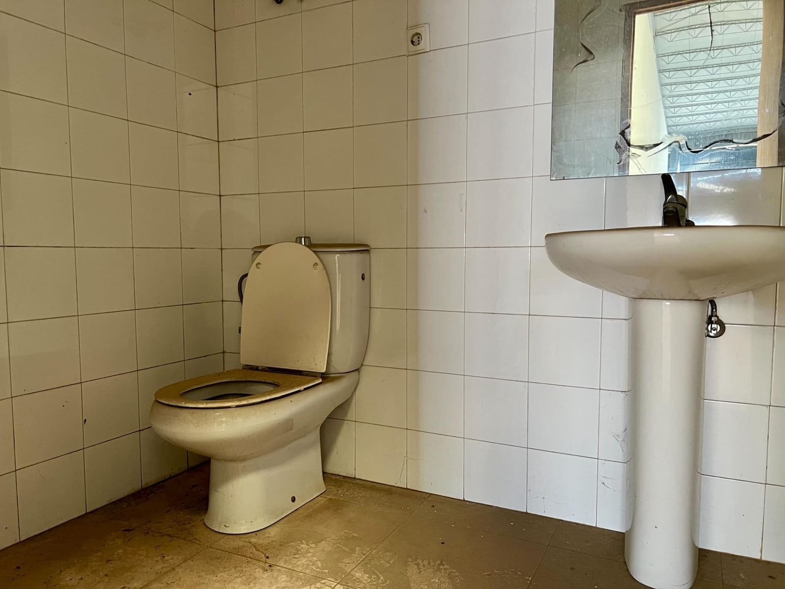 Business for rent in El Higueron - € 3,000 (Ref: 9359871)