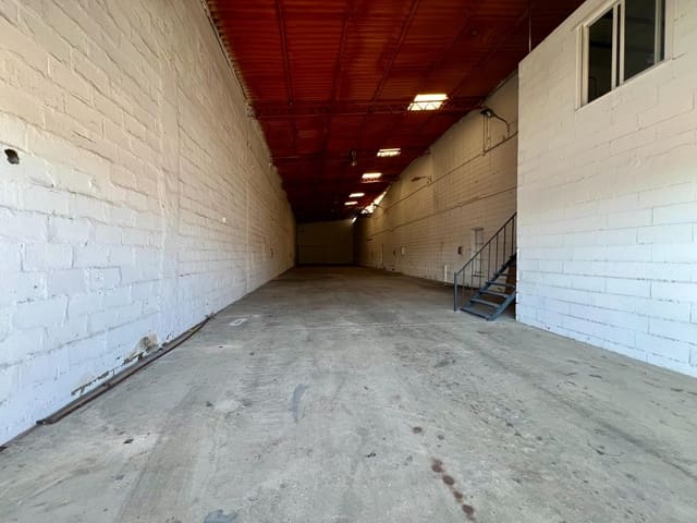 Business for rent in El Higueron, Córdoba city - € 3,000 (Ref: 9359871)