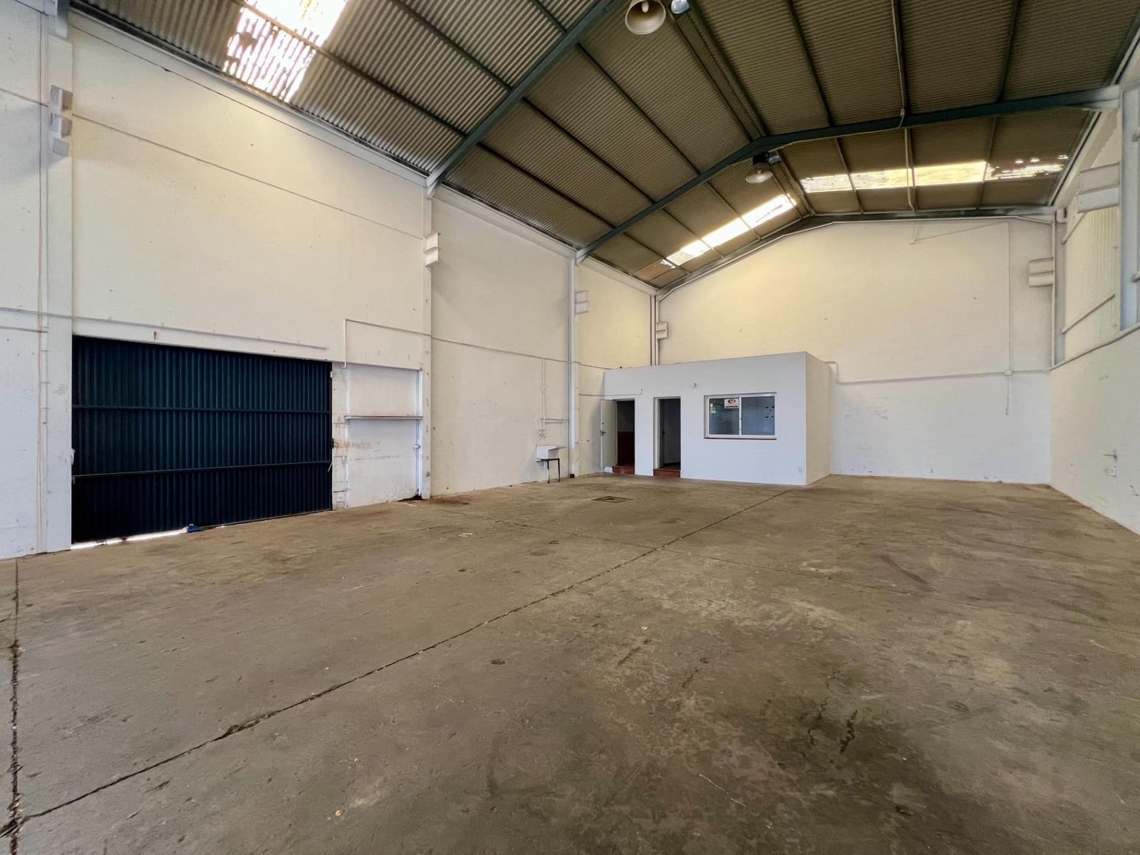 Business for rent in El Higueron - € 3,000 (Ref: 9359871)