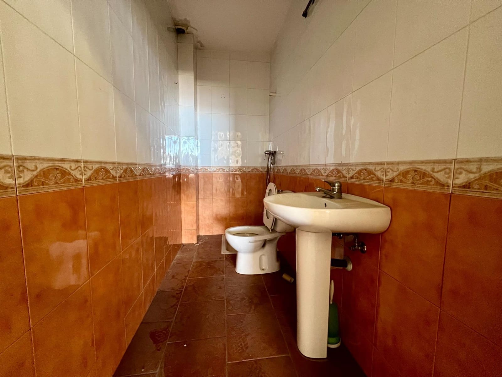 Business for rent in El Higueron - € 3,000 (Ref: 9359871)