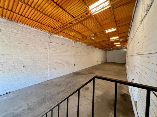 Business for rent in El Higueron, Córdoba city - € 3,000 (Ref: 9359871)