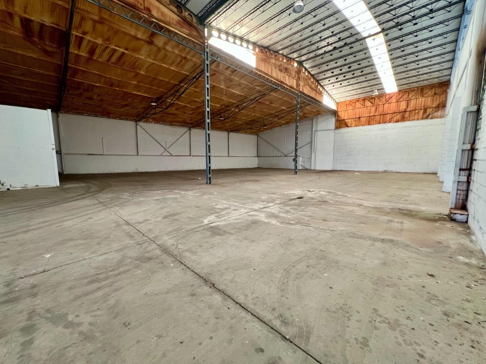 Business for rent in El Higueron - € 3,000 (Ref: 9359871)