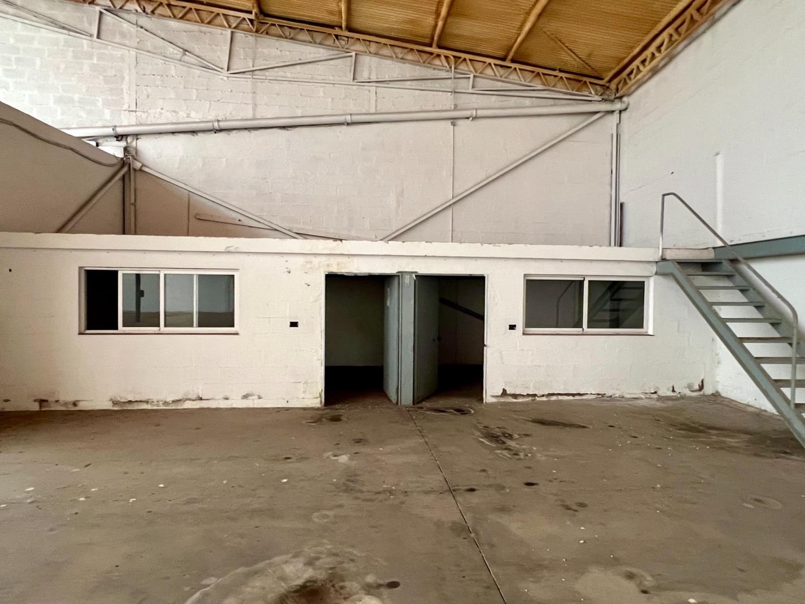 Business for rent in El Higueron - € 3,000 (Ref: 9359871)