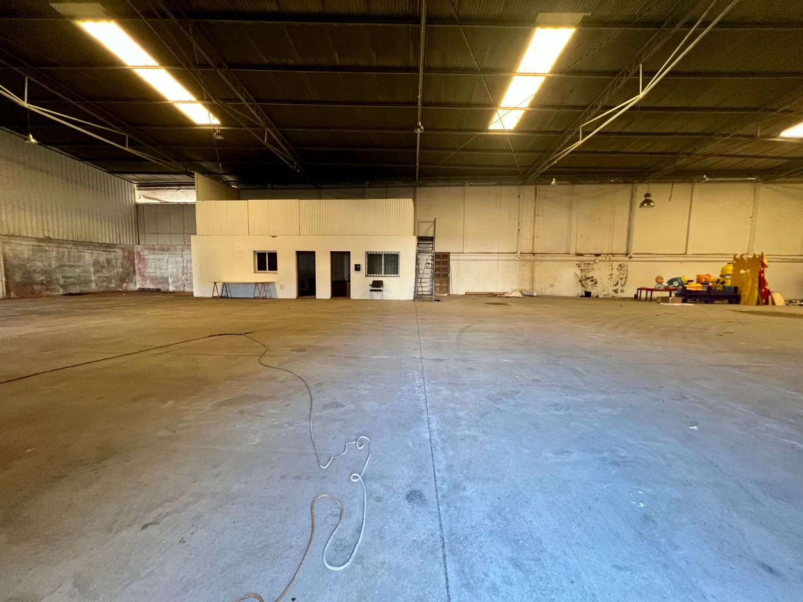 Business for rent in El Higueron - € 3,000 (Ref: 9359871)