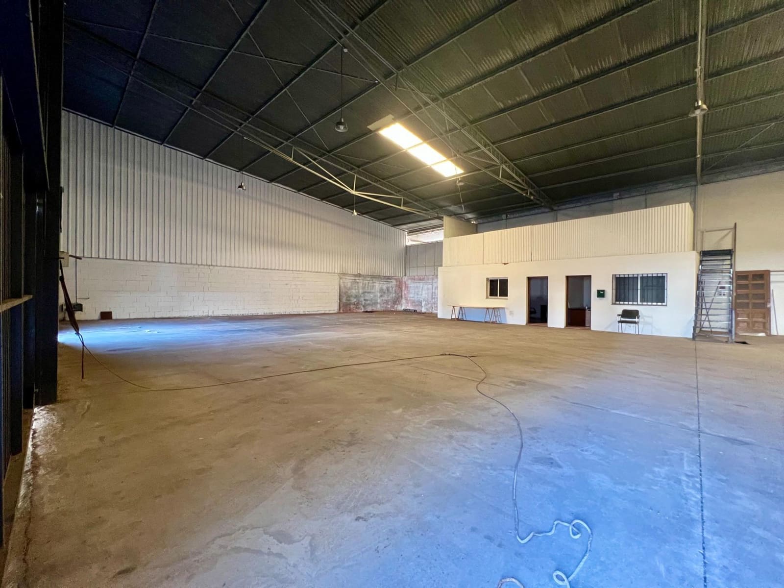 Business for rent in El Higueron - € 3,000 (Ref: 9359871)