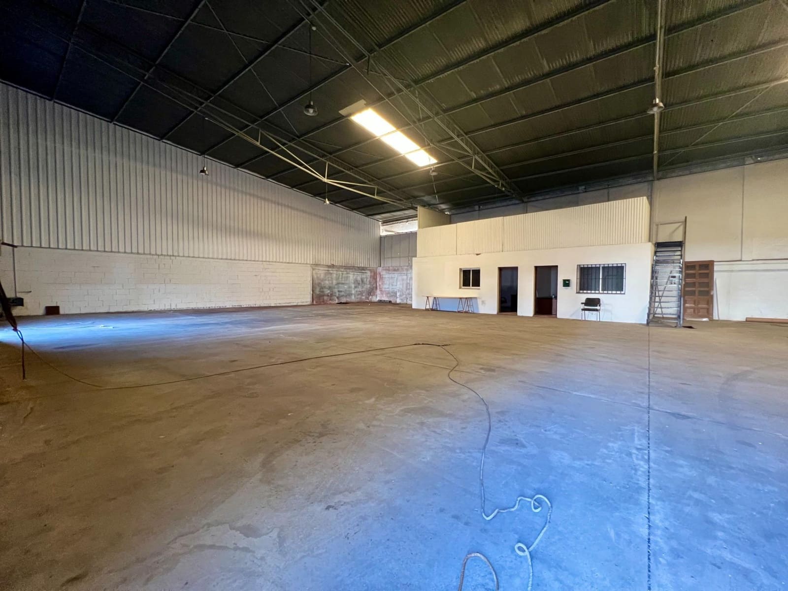 Business for rent in El Higueron - € 3,000 (Ref: 9359871)