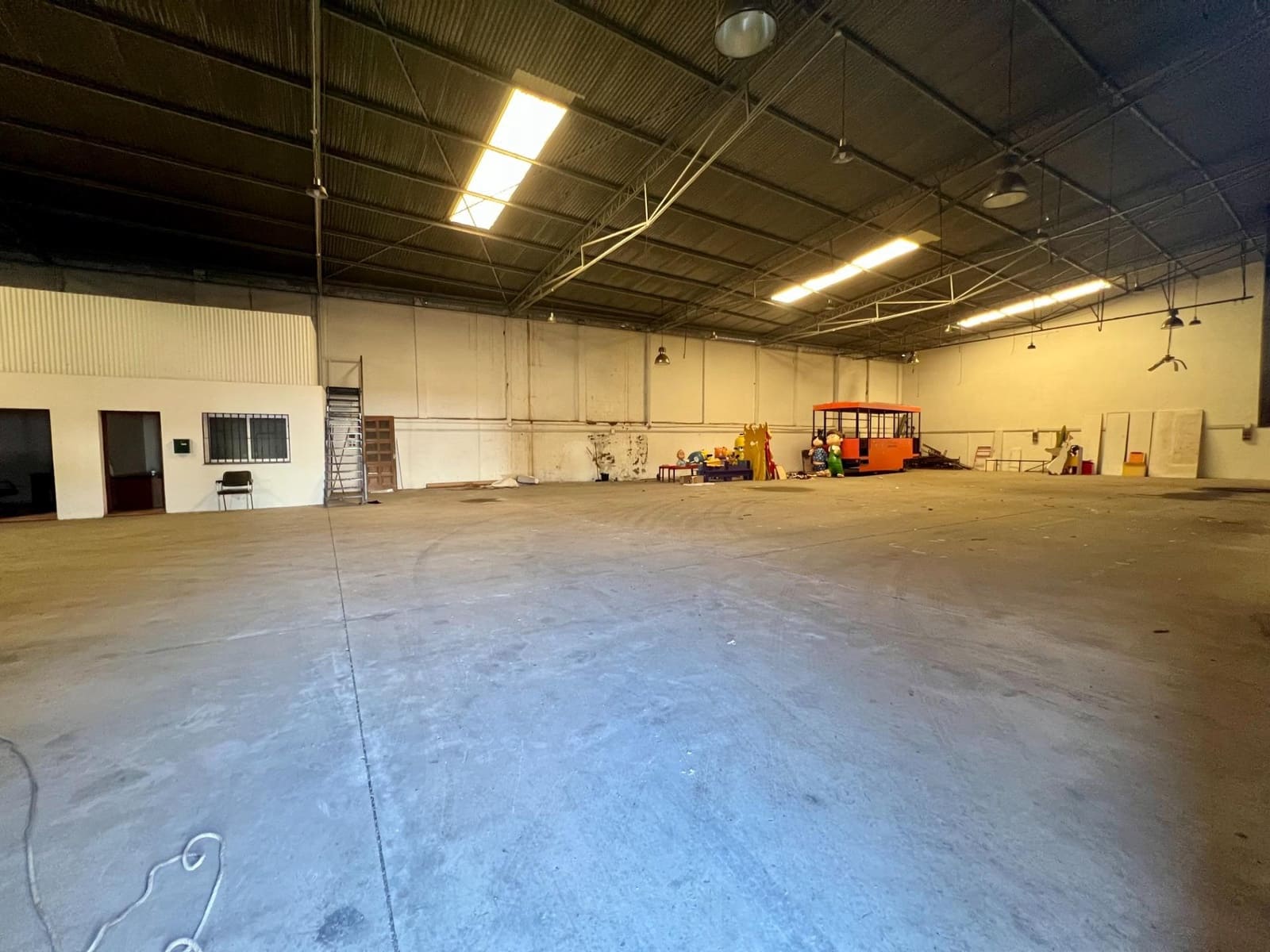 Business for rent in El Higueron - € 3,000 (Ref: 9359871)