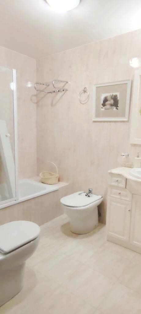 2 soveværelse Lejlighed til salg i Cordoba by med swimmingpool garage - € 230.000 (Ref: 9359872)