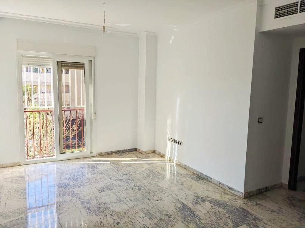 2 soveværelse Lejlighed til salg i Cordoba by med swimmingpool garage - € 230.000 (Ref: 9359872)