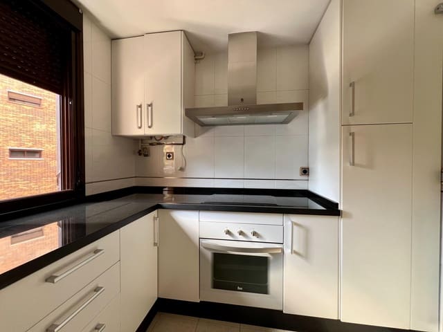 2 sypialnia Mieszkanie na sprzedaż w Miasto Kordoba z basenem garażem - 289 900 € (Ref: 9359873)