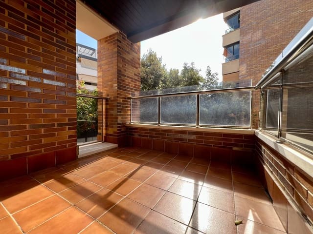 2 sypialnia Mieszkanie na sprzedaż w Miasto Kordoba z basenem garażem - 289 900 € (Ref: 9359873)