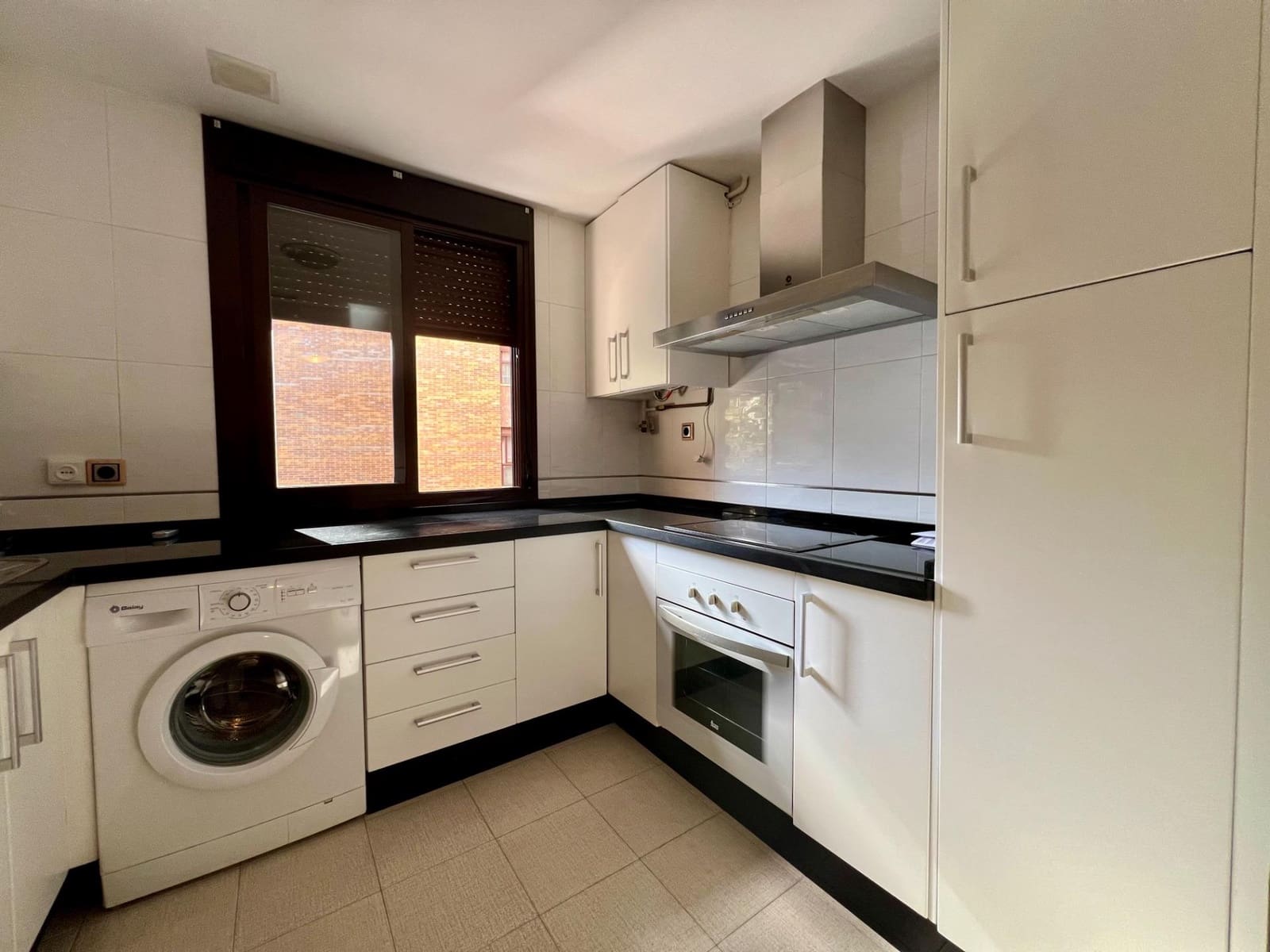 2 soveværelse Lejlighed til salg i Cordoba by med swimmingpool garage - € 289.900 (Ref: 9359873)