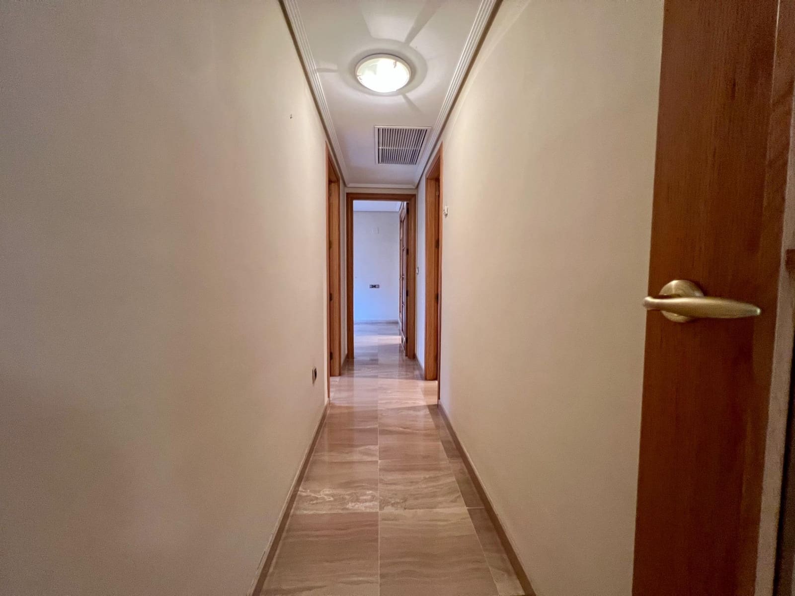 2 soveværelse Lejlighed til salg i Cordoba by med swimmingpool garage - € 289.900 (Ref: 9359873)